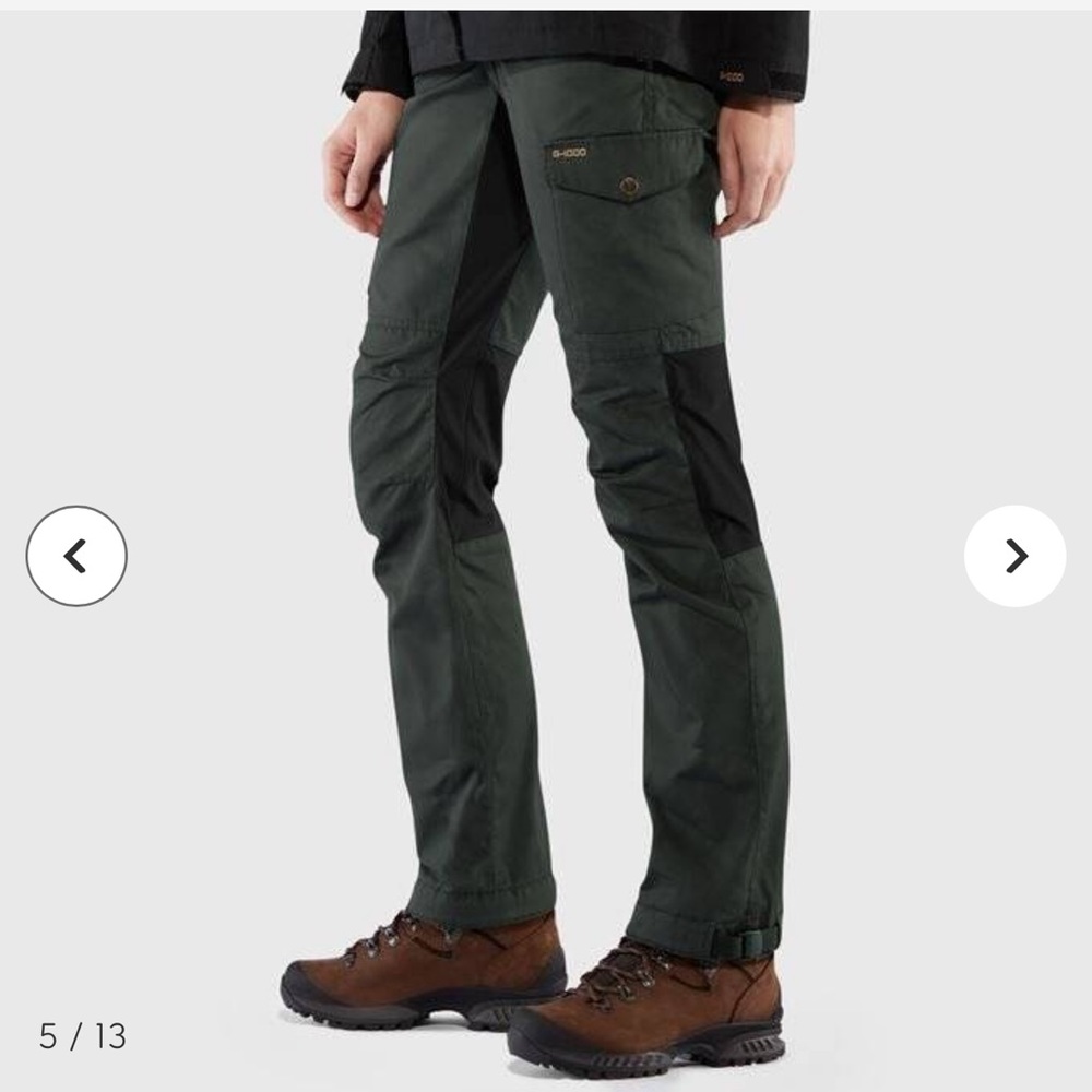 NWT FjallRaven Womens Kaipack Dark Navy Curved Hiking Trousers Pants - Size 33”